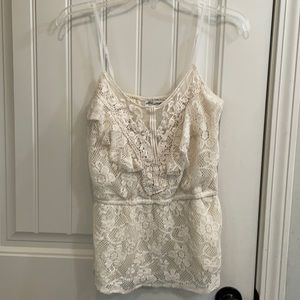Cream colored to with lace overlay